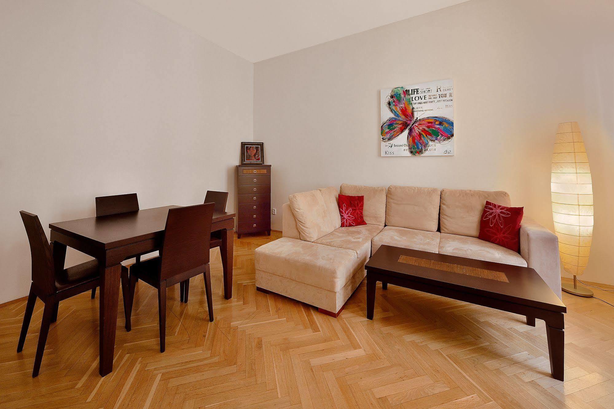 Ambiente Serviced Apartments - Tallerova Bratislava Exterior foto