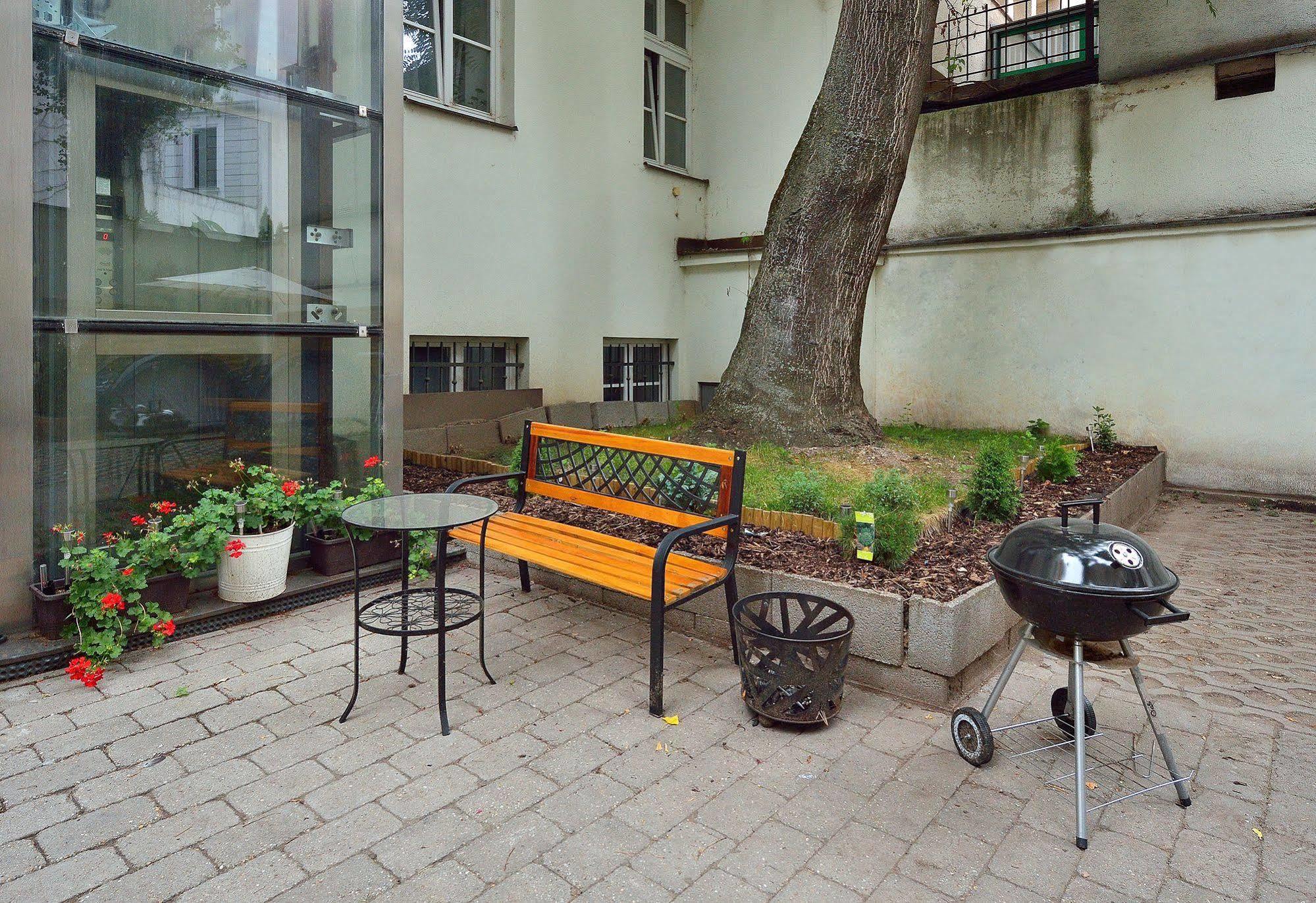 Ambiente Serviced Apartments - Tallerova Bratislava Exterior foto